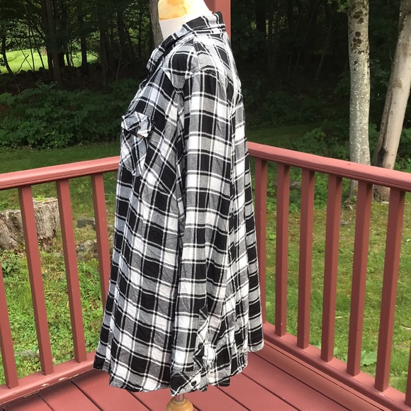 Torrid 3X black white plaid button up long sleeve top. - Picture 2 of 7